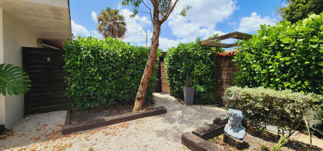 Private Aparment Studio In The Hard Of Miami Unit # 6 Opa-locka Exterior photo